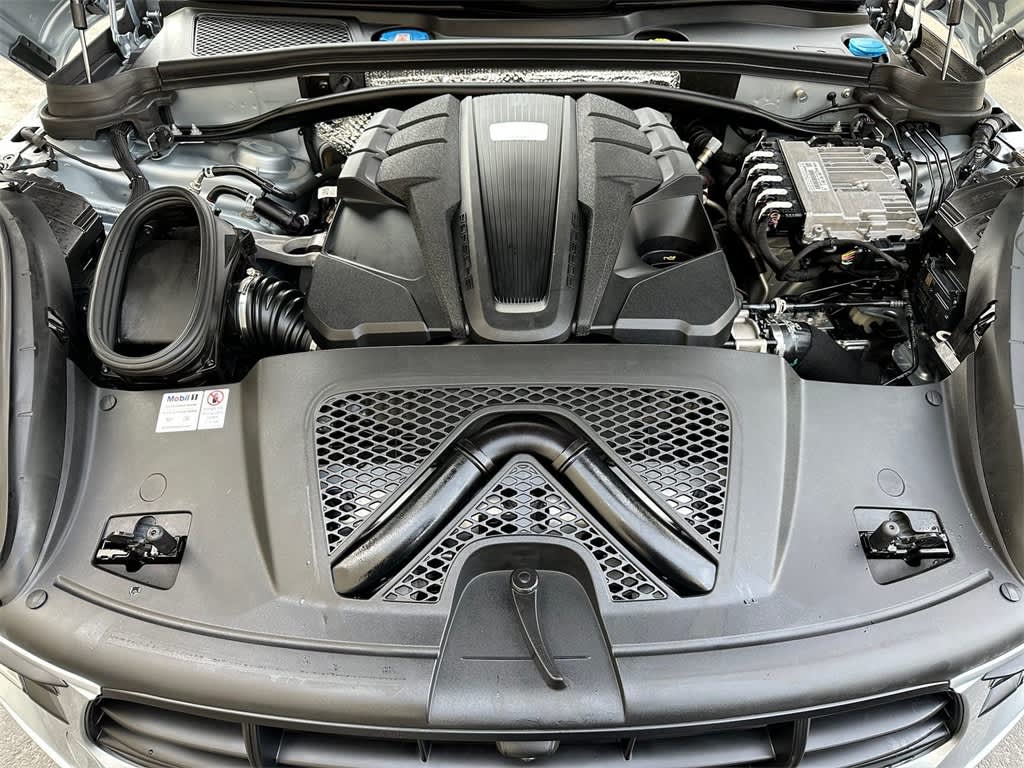 Thumbnail: 2021 Porsche Macan - 8