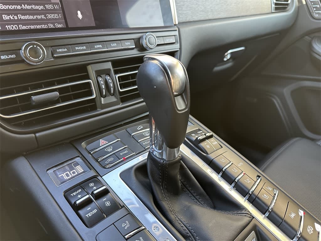 Thumbnail: 2021 Porsche Macan - 15