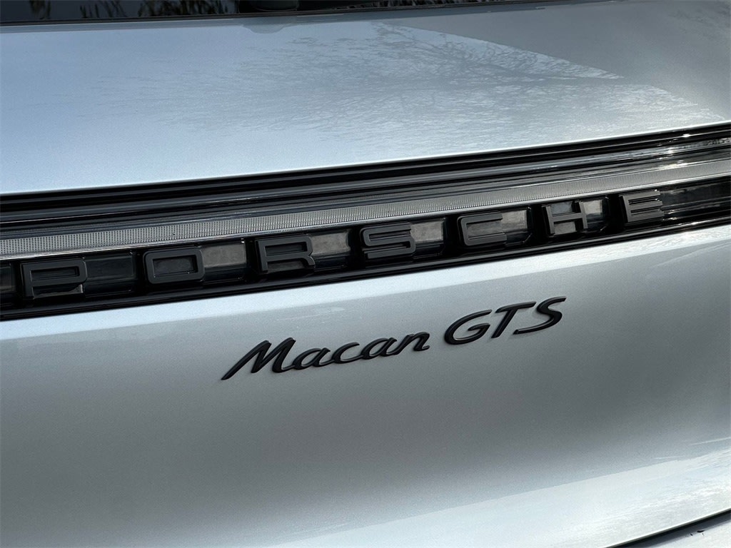 Thumbnail: 2021 Porsche Macan - 6