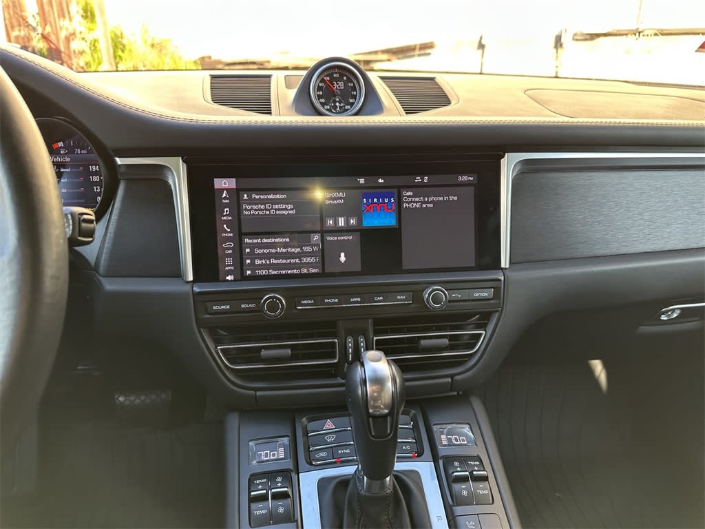 Thumbnail: 2021 Porsche Macan - 14