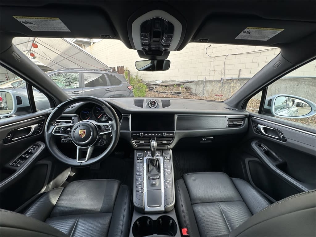 Thumbnail: 2021 Porsche Macan - 9