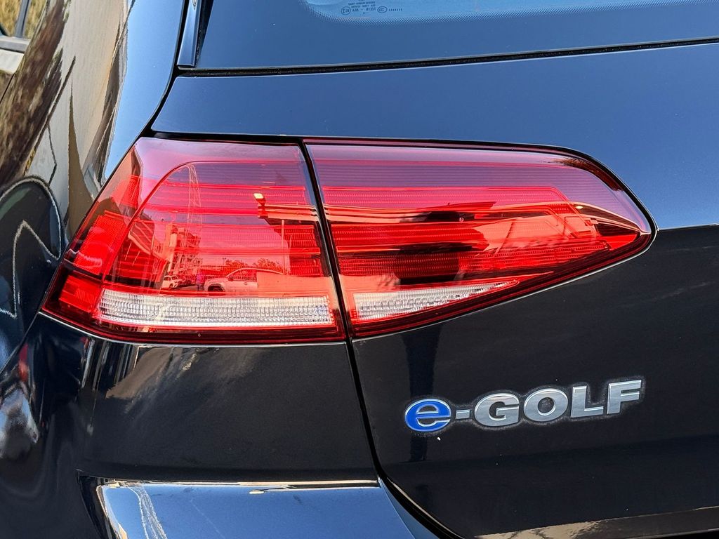 Thumbnail: 2019 Volkswagen e-Golf - 20