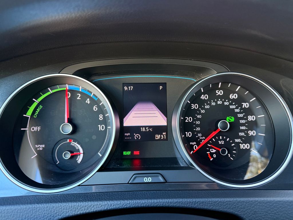 Thumbnail: 2019 Volkswagen e-Golf - 16