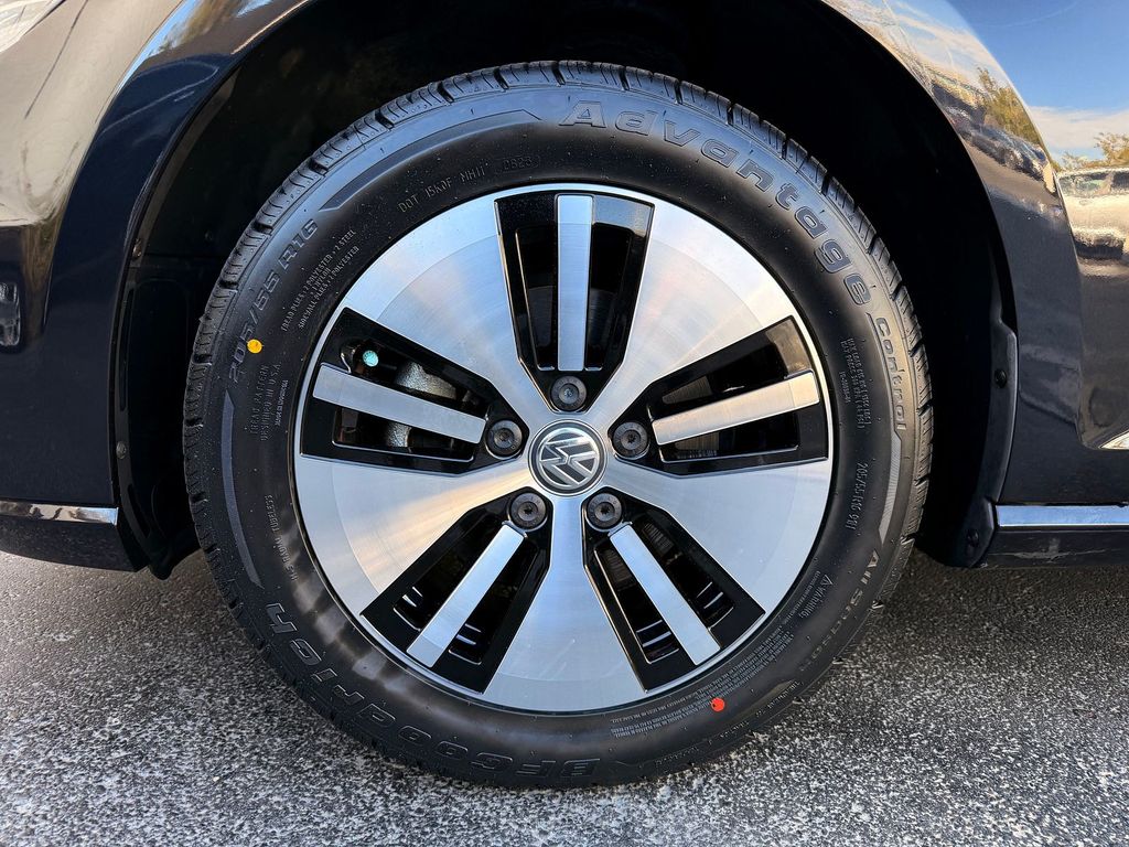 Thumbnail: 2019 Volkswagen e-Golf - 7