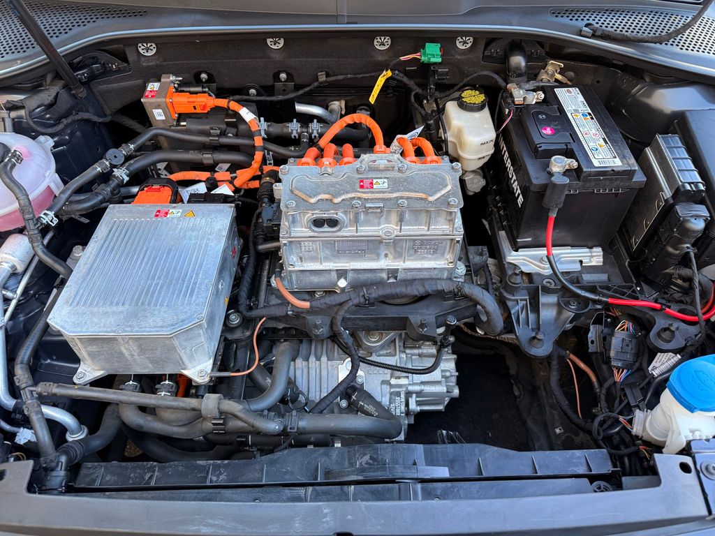 Thumbnail: 2019 Volkswagen e-Golf - 8