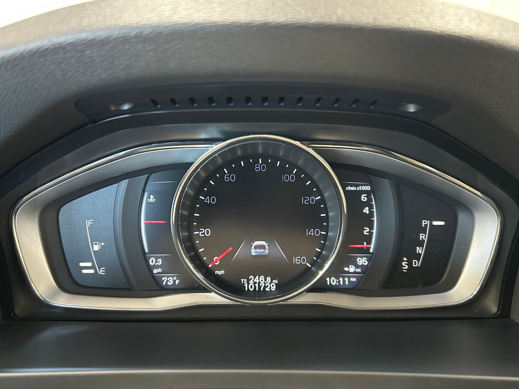 Thumbnail: 2015 Volvo V60 - 16