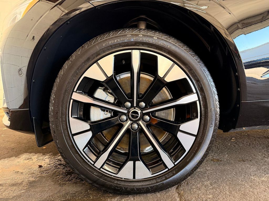 Thumbnail: 2026 Volvo XC60 - 7