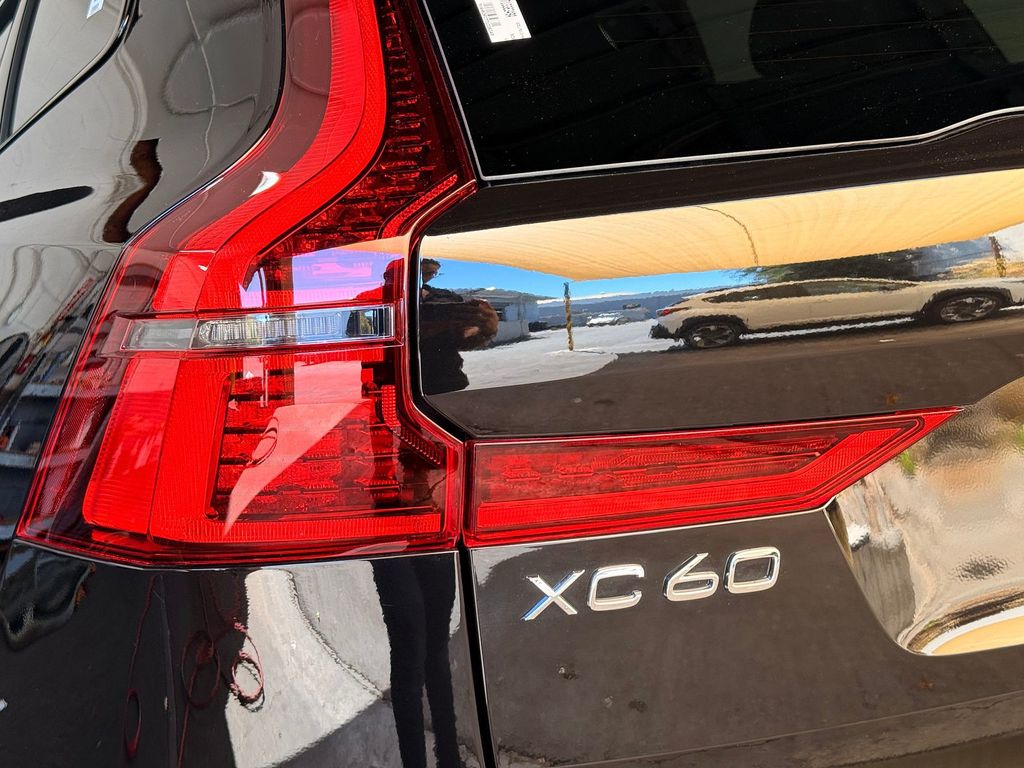 Thumbnail: 2026 Volvo XC60 - 20