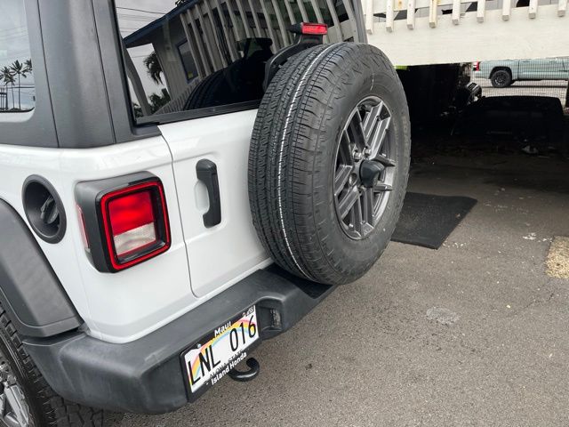 Thumbnail: 2024 Jeep Wrangler - 19