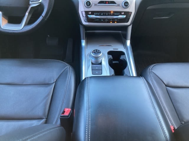 Thumbnail: 2021 Ford Explorer - 15