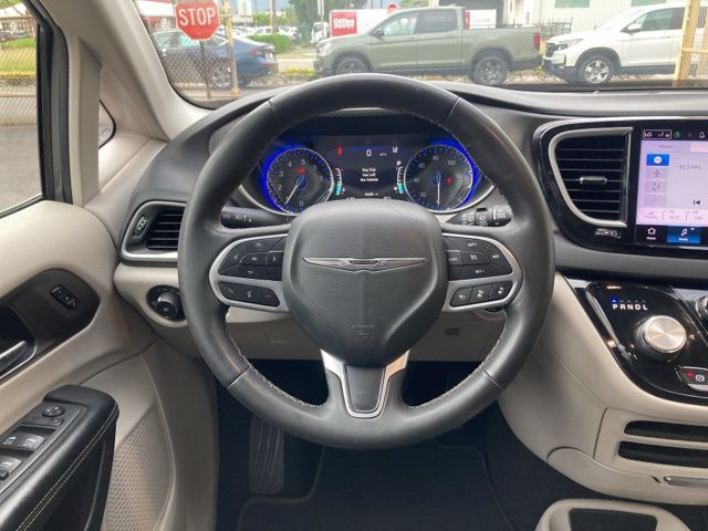 Thumbnail: 2022 Chrysler Pacifica - 14