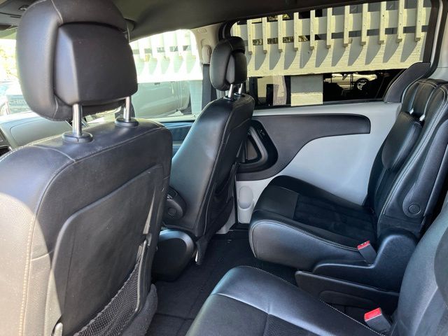 Thumbnail: 2017 Dodge Grand Caravan - 12