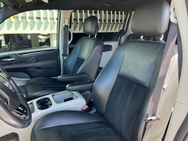 Thumbnail: 2017 Dodge Grand Caravan - 10