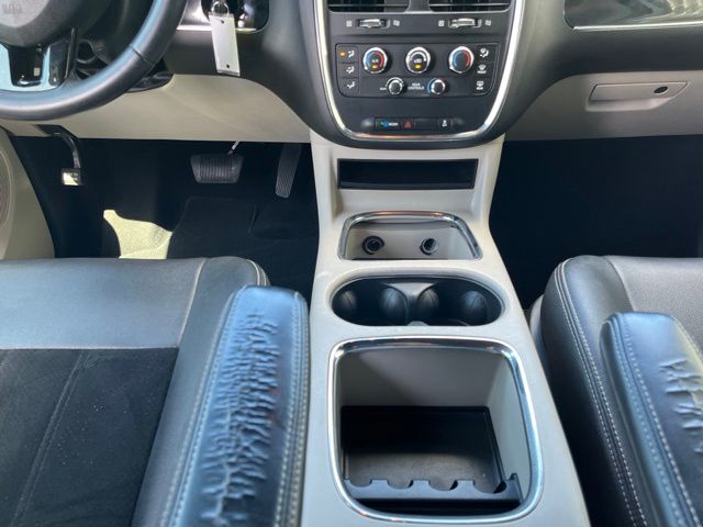Thumbnail: 2017 Dodge Grand Caravan - 15