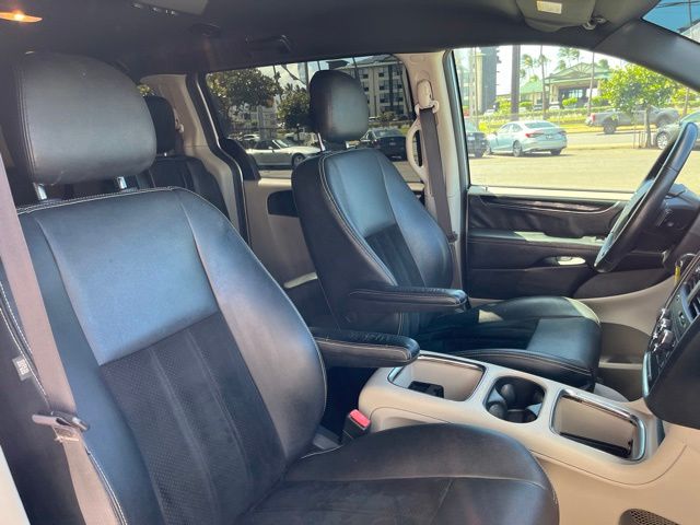 Thumbnail: 2017 Dodge Grand Caravan - 11