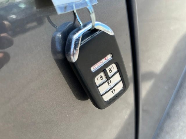 Thumbnail: 2014 Honda Odyssey - 21