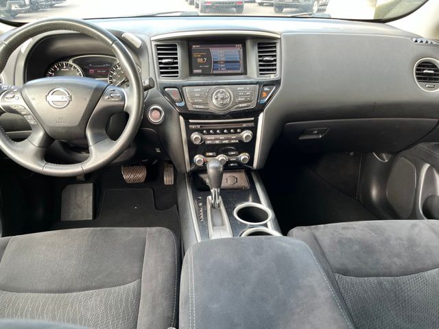 Thumbnail: 2015 Nissan Pathfinder - 10