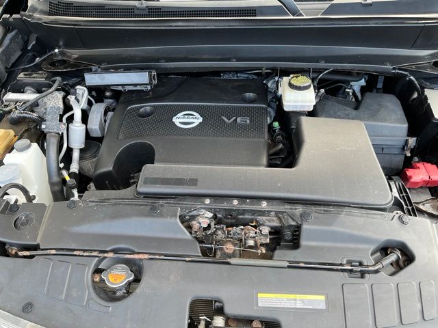 Thumbnail: 2015 Nissan Pathfinder - 9