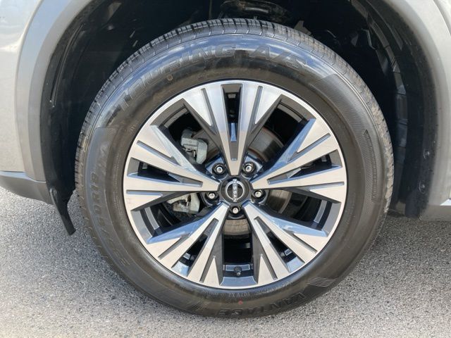 Thumbnail: 2023 Nissan Rogue - 8