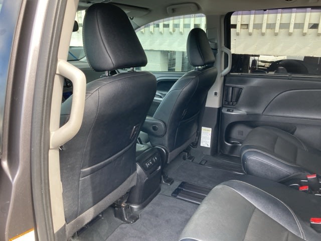Thumbnail: 2020 Toyota Sienna - 13