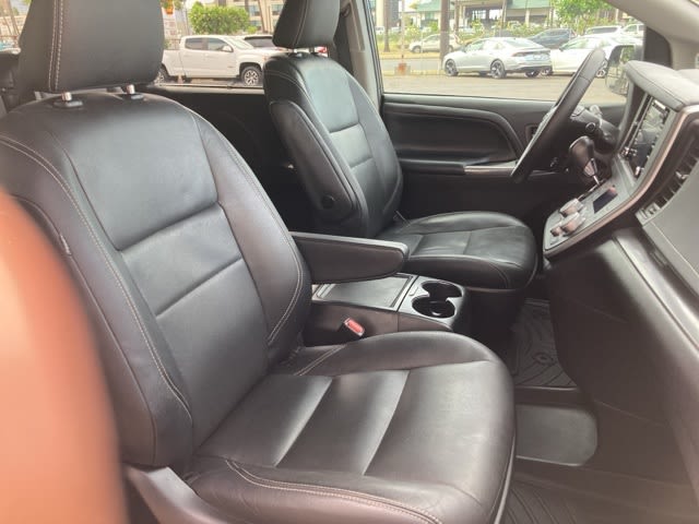 Thumbnail: 2020 Toyota Sienna - 12