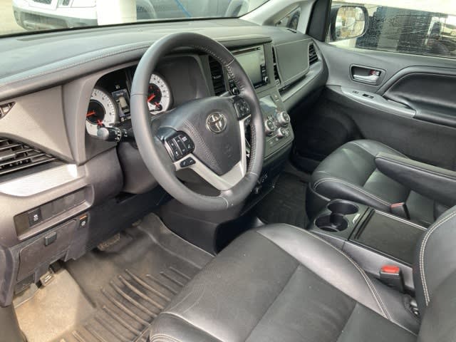 Thumbnail: 2020 Toyota Sienna - 2