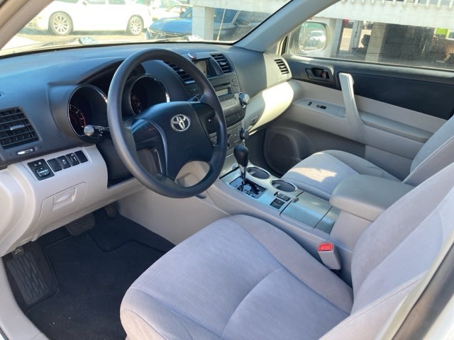 Thumbnail: 2011 Toyota Highlander - 2