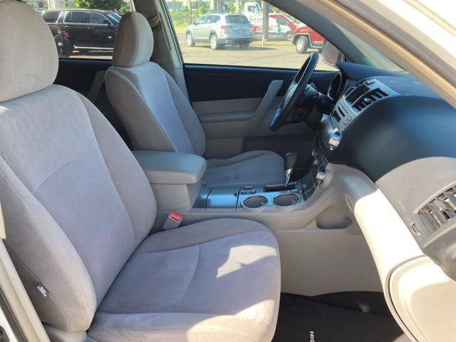 Thumbnail: 2011 Toyota Highlander - 11