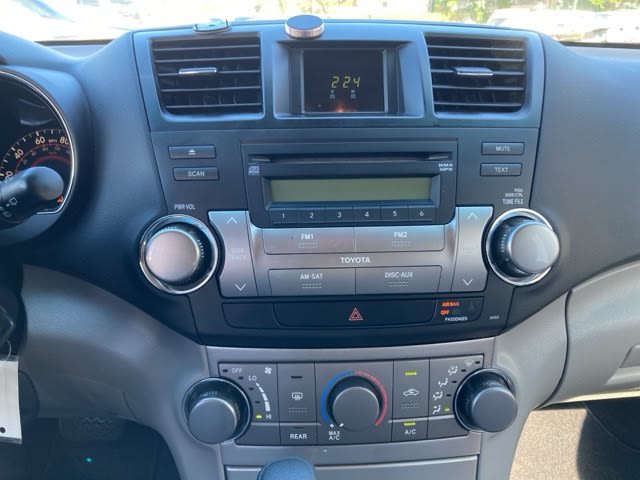 Thumbnail: 2011 Toyota Highlander - 14