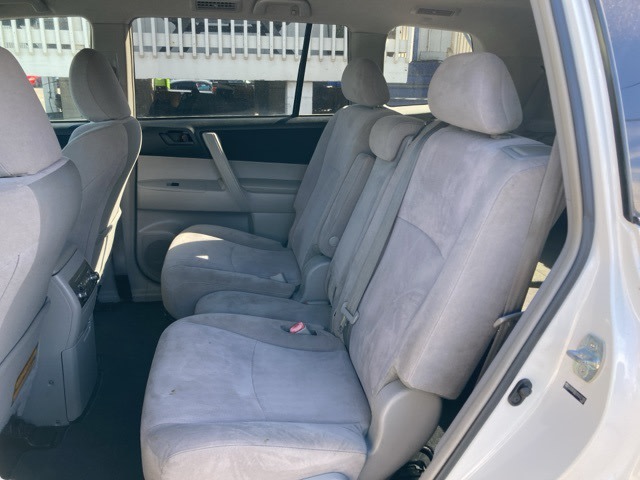 Thumbnail: 2011 Toyota Highlander - 21