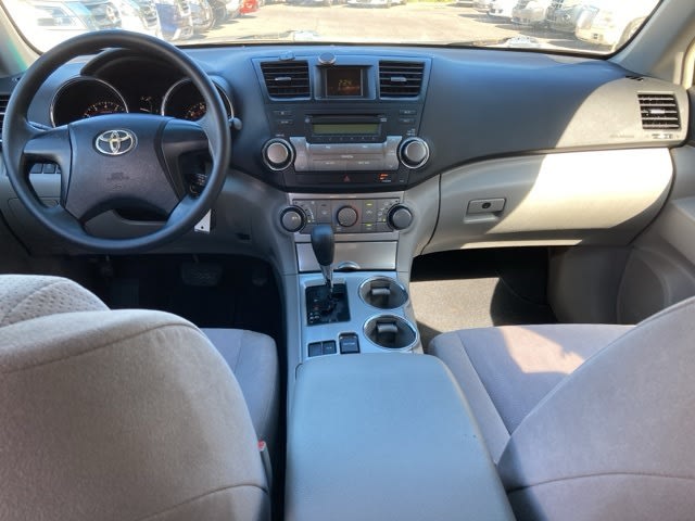 Thumbnail: 2011 Toyota Highlander - 9