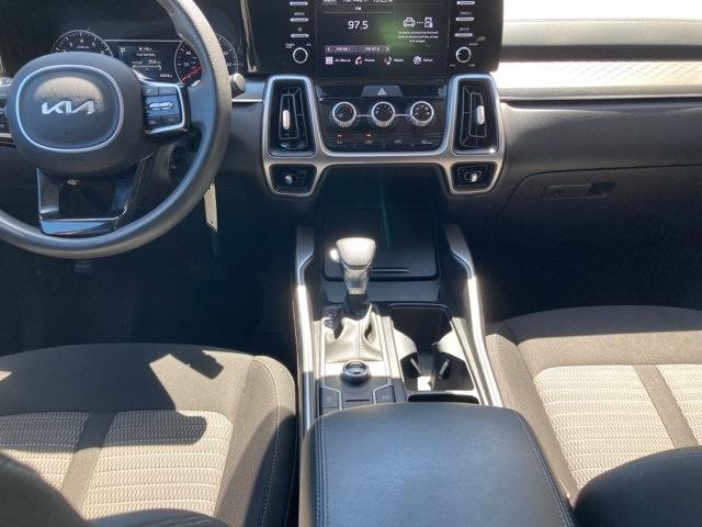 Thumbnail: 2022 Kia Sorento - 13