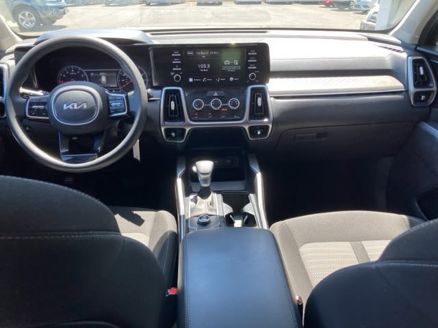 Thumbnail: 2022 Kia Sorento - 9
