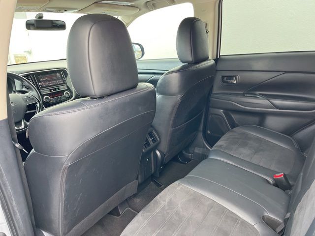 Thumbnail: 2019 Mitsubishi Outlander - 20