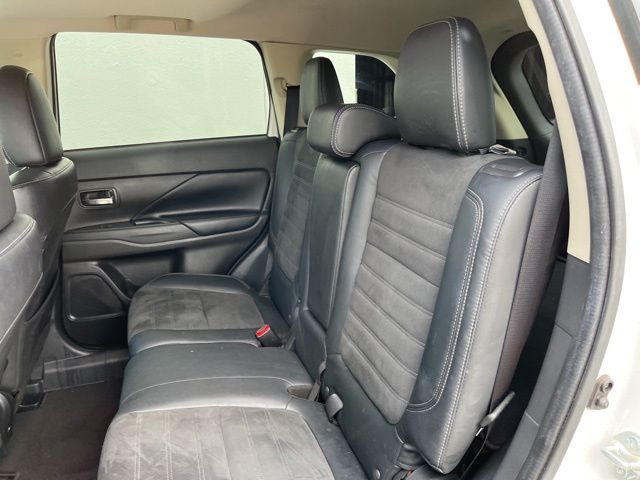 Thumbnail: 2019 Mitsubishi Outlander - 21