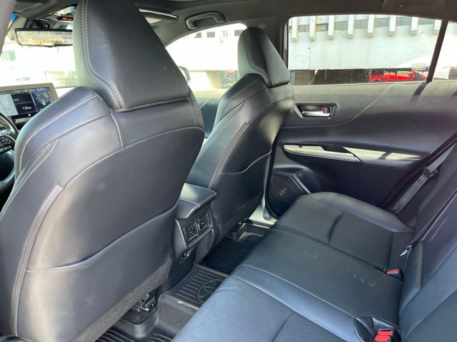 Thumbnail: 2021 Toyota Venza - 12