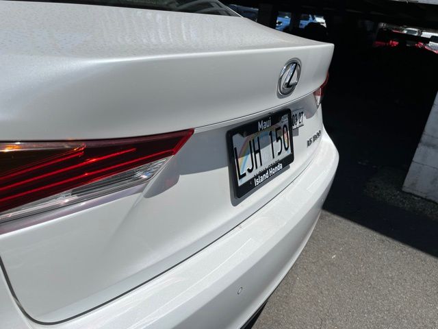 Thumbnail: 2018 Lexus IS - 19