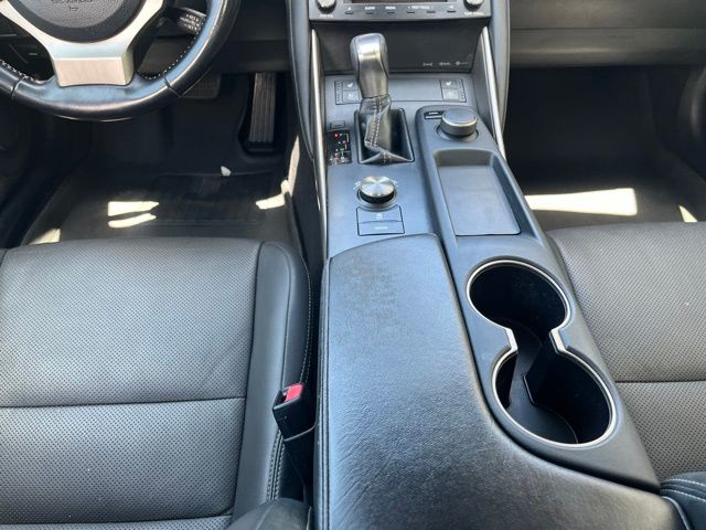 Thumbnail: 2018 Lexus IS - 15