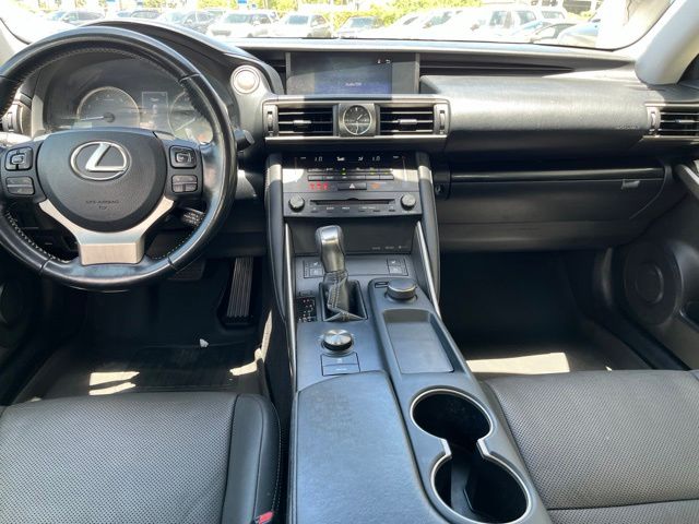 Thumbnail: 2018 Lexus IS - 9