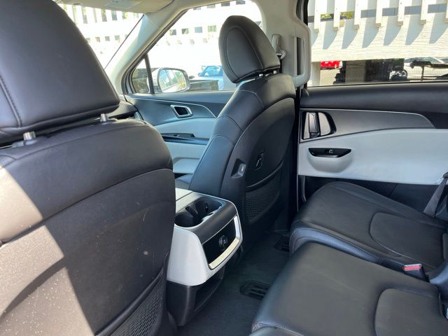 Thumbnail: 2022 Kia Carnival - 12
