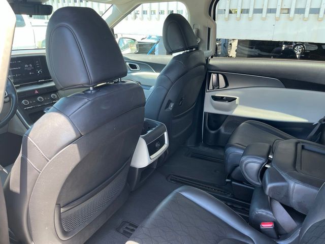 Thumbnail: 2022 Kia Carnival - 12