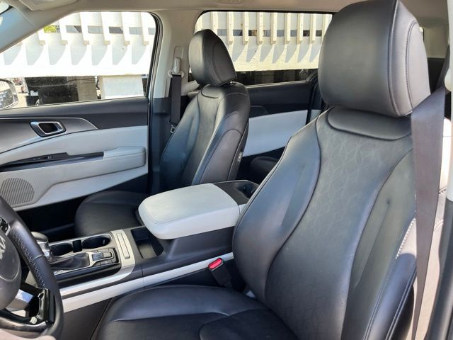 Thumbnail: 2022 Kia Carnival - 10