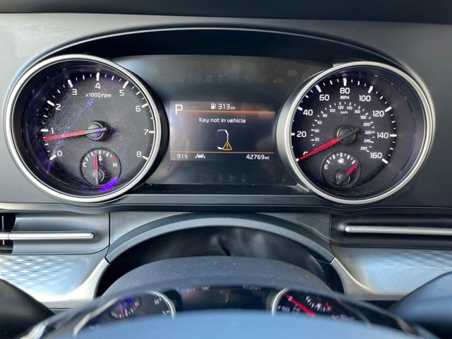 Thumbnail: 2022 Kia Carnival - 16