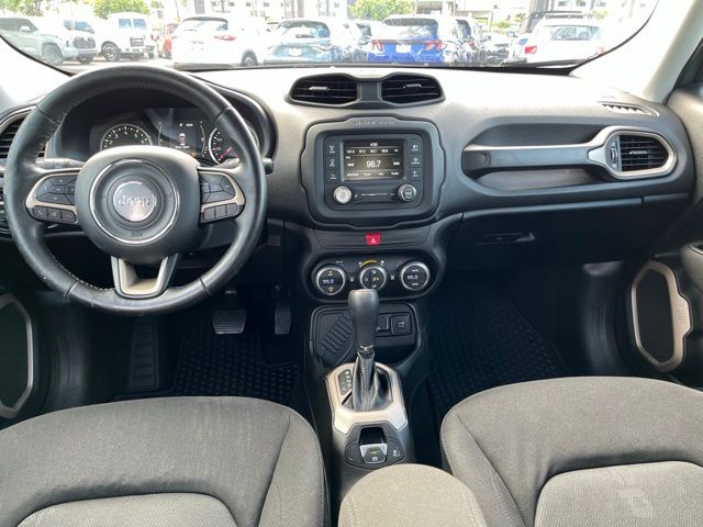 Thumbnail: 2017 Jeep Renegade - 9