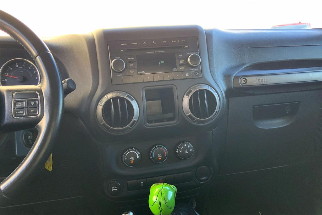 Thumbnail: 2017 Jeep Wrangler - 15