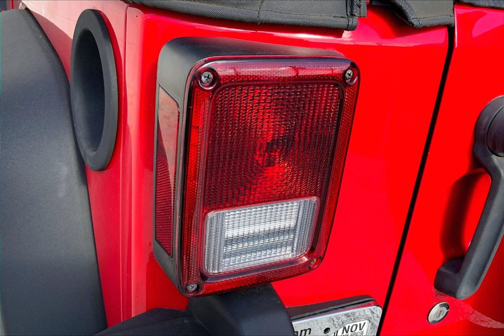 Thumbnail: 2017 Jeep Wrangler - 30