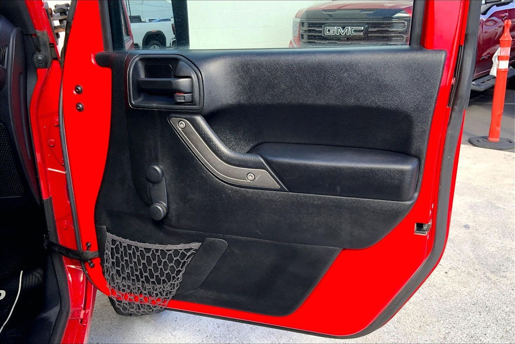 Thumbnail: 2017 Jeep Wrangler - 27