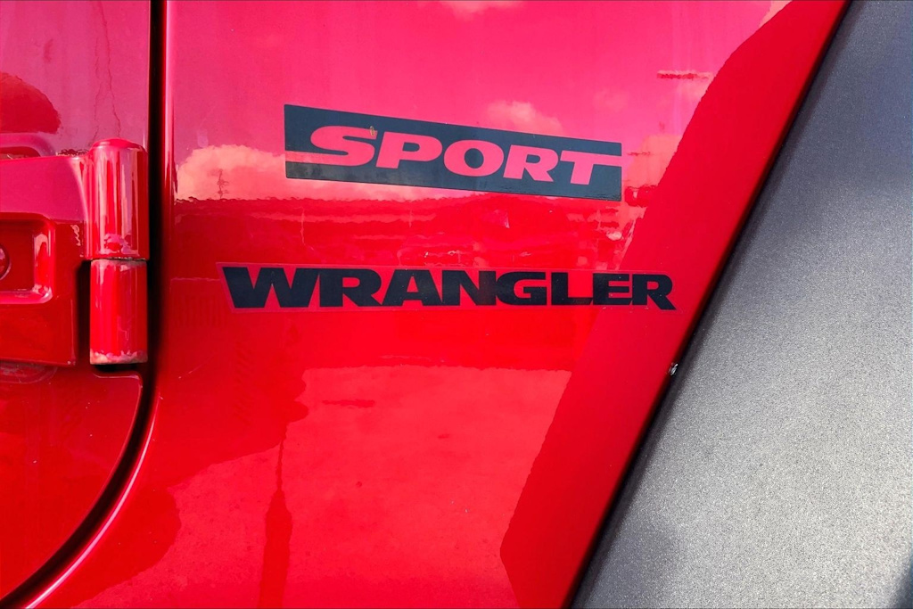 Thumbnail: 2017 Jeep Wrangler - 7