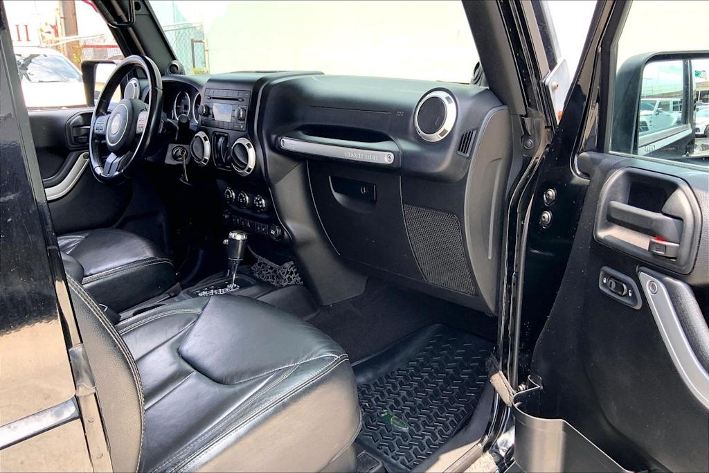 Thumbnail: 2013 Jeep Wrangler - 25