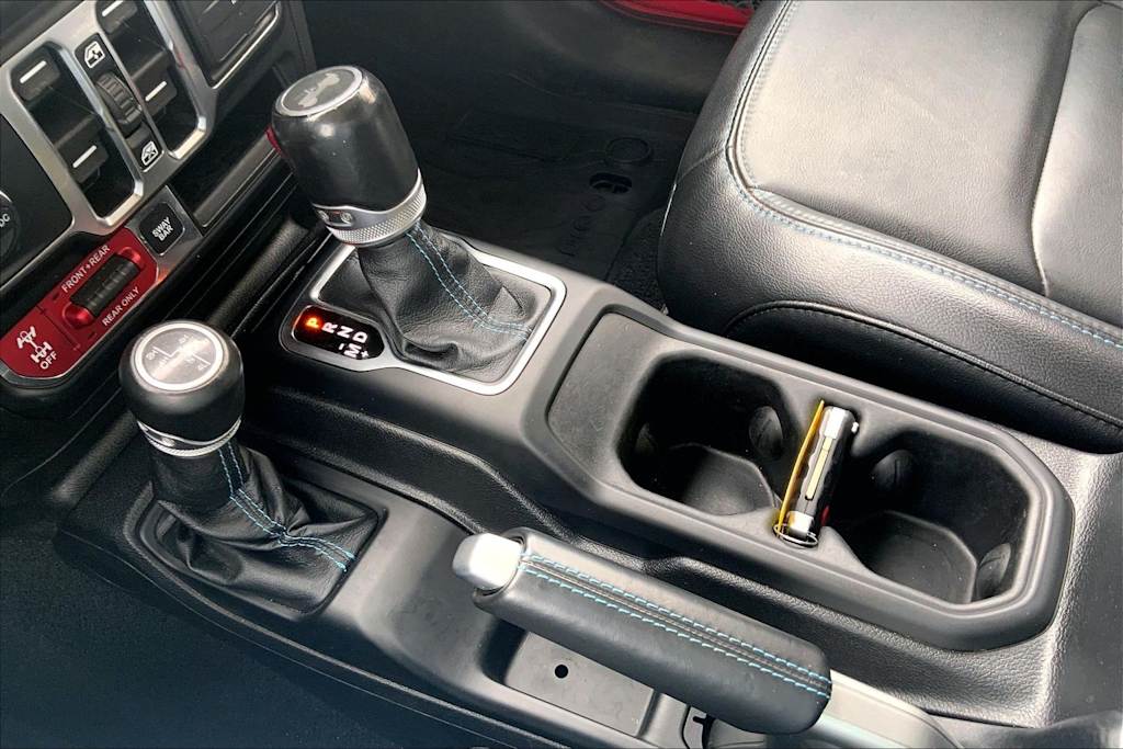 Thumbnail: 2021 Jeep Wrangler - 15